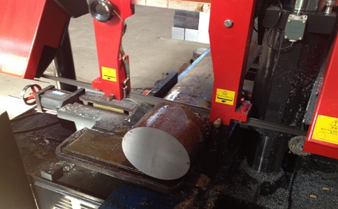 建始卧式带锯床加工时出现明显振荡如何排查？